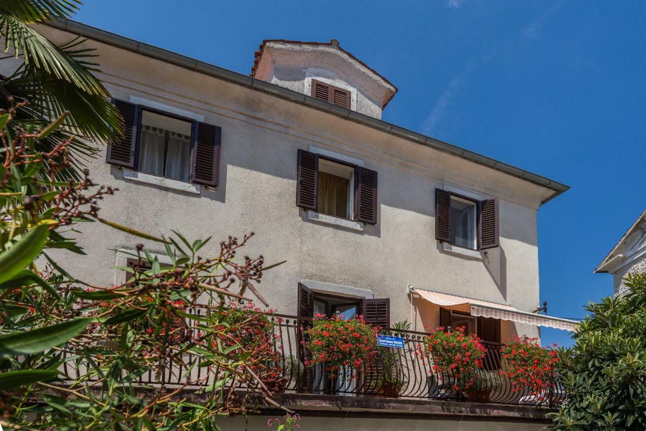 Guest House Robert I Mirna Bale Esterno foto